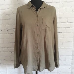 5/$25 Divided By H&M Sz: 8 Button Down Shirt